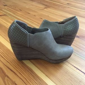 Dr. Scholl’s Taupe Faux Leather Wedges
